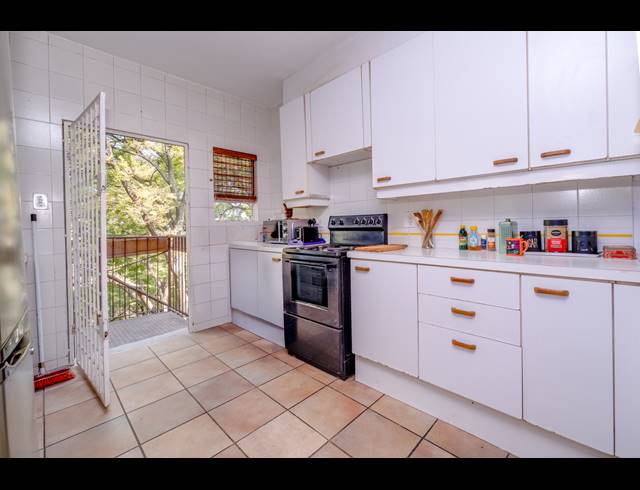 3 BEDROOM APARTMENT FOR SALE IN WINDSOR EAST
